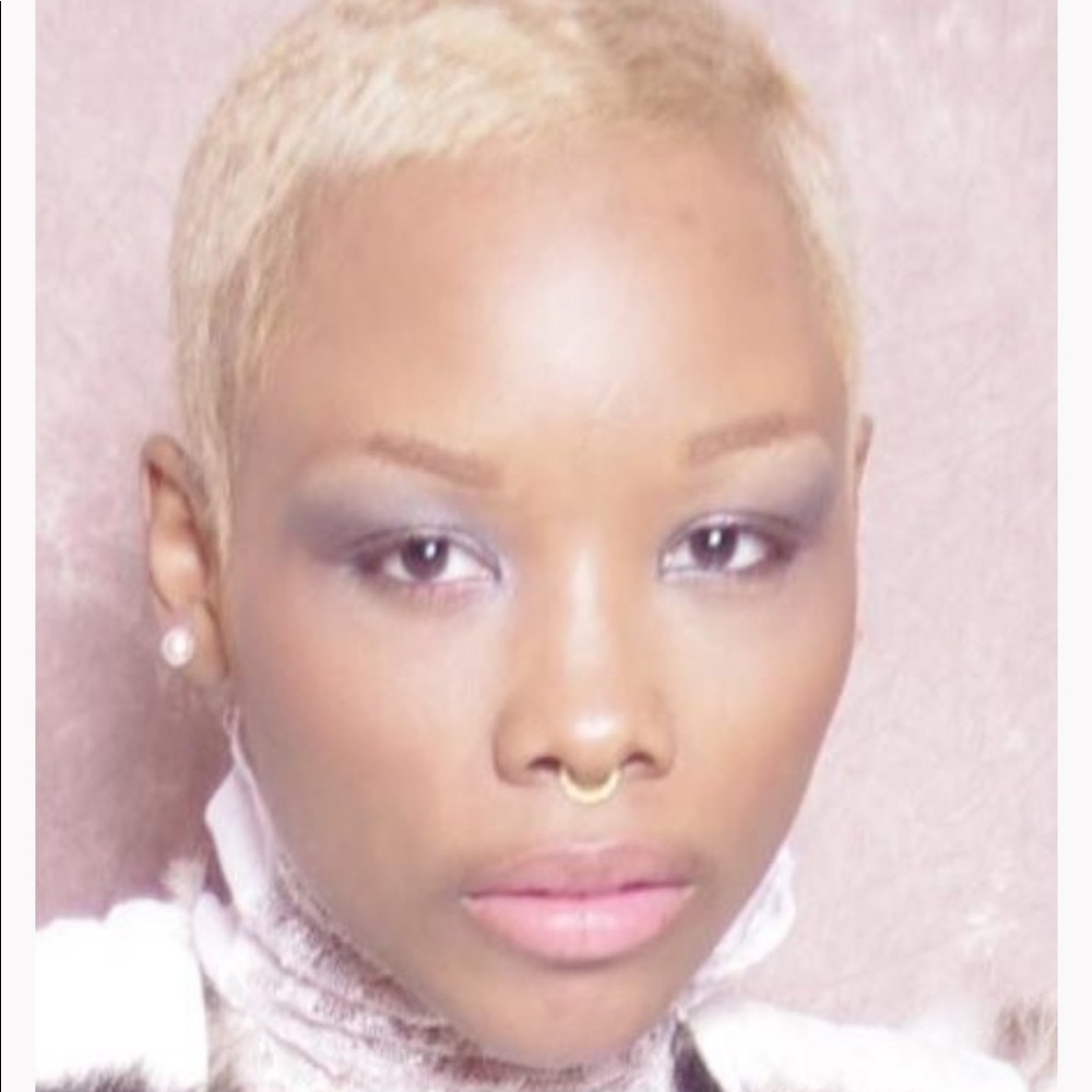 Meet your Posher, Jasmine